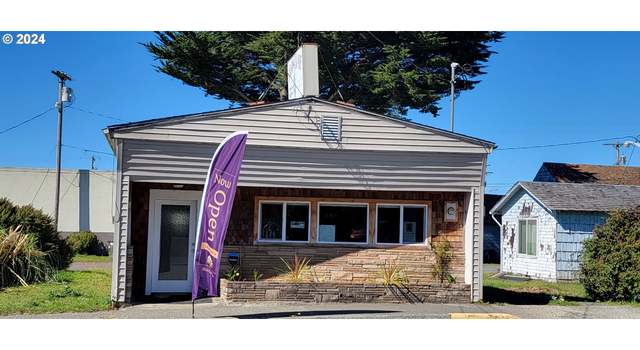 Photo of 29786 Colvin St, Gold Beach, OR 97444