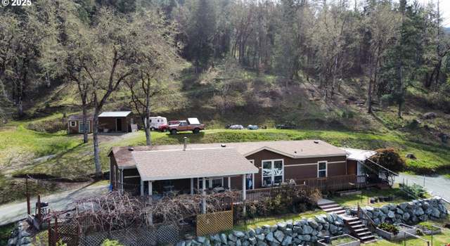 Photo of 463 Huffman St, Canyonville, OR 97417