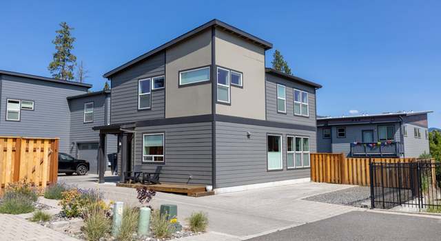 Photo of 1221 30th St, Hood River, OR 97031