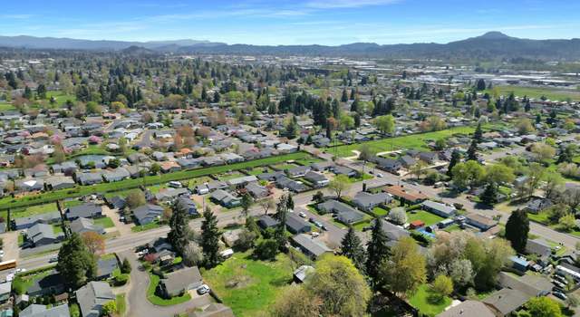 Photo of 980 Echo Hollow Rd, Eugene, OR 97402