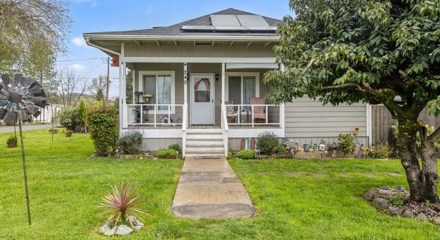 Photo of 245 L St, Riddle, OR 97469