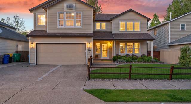 Photo of 1901 NE Blue Heron Dr, Portland, OR 97211