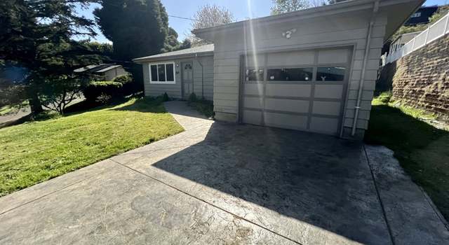 Photo of 2614 Union Ave, North Bend, OR 97459