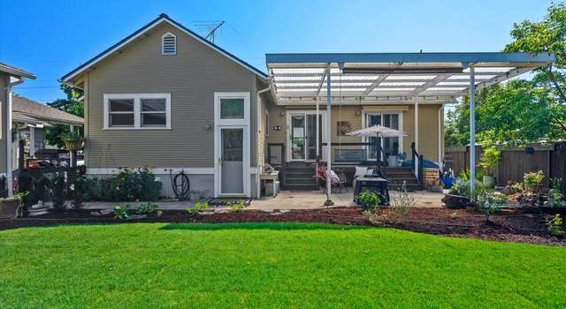 Photo of 809 S Meridian St, Newberg, OR 97132