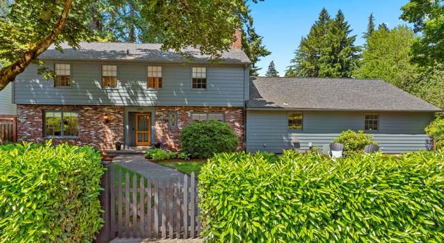 Photo of 1209 Lake Garden Ct, Lake Oswego, OR 97034