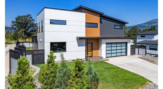 Property at 3854 May St, Hood River, OR 97031, 5 beds, 3 baths