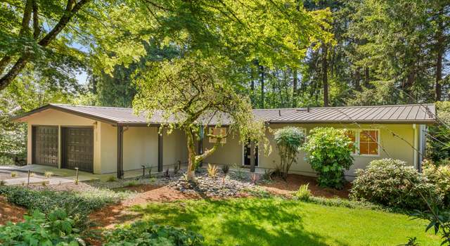 Photo of 2251 Fernwood Cir, Lake Oswego, OR 97034