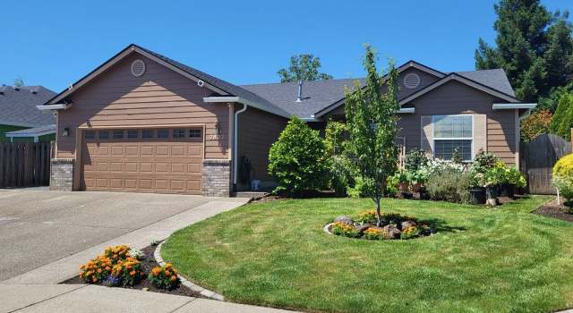 Property at 2803 Revere St, Woodburn, OR 97071, 3 beds, 2 baths