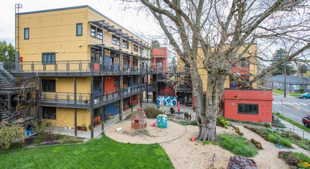 Photo of 2525 N Killingsworth St #304, Portland, OR 97217