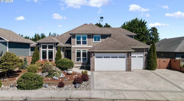 Photo of 2185 Garfield St, North Bend, OR 97459