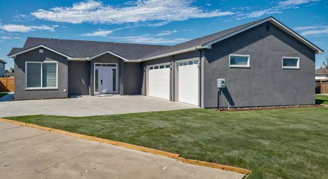 Photo of 1194 NE Emerald Dr, Hermiston, OR 97838