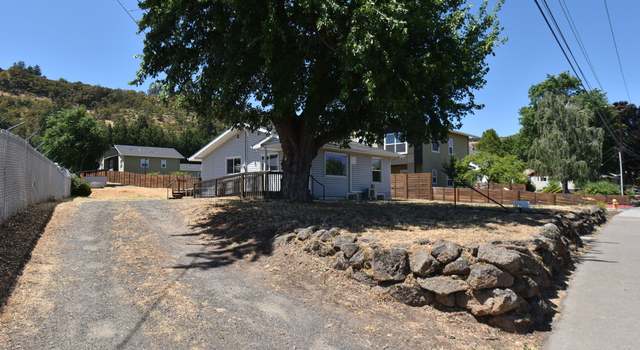 Property at 1318 W 10th St, The Dalles, OR 97058, 2 beds, 1 bath