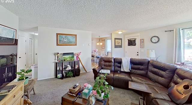 Photo of 715 Penny Ln, Riddle, OR 97469