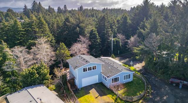 Photo of 365 SW Pacific View St, Waldport, OR 97394