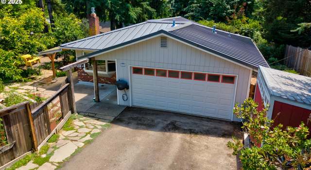 Photo of 1378 SW Taylors Ferry Ct, Portland, OR 97219