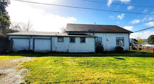 Photo of 603 C St, Myrtle Point, OR 97458