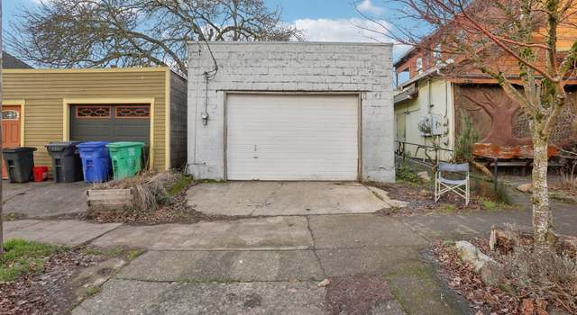 Photo of 2021 SE Tibbetts St, Portland, OR 97202
