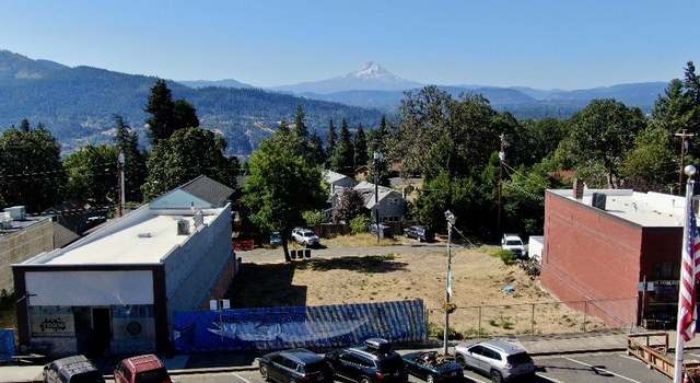 Photo of 121 E Jewett Blvd, White Salmon, WA 98672