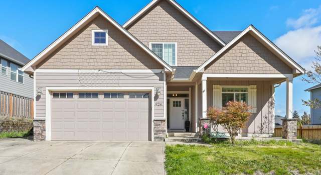 Photo of 924 Park St, Sweet Home, OR 97386
