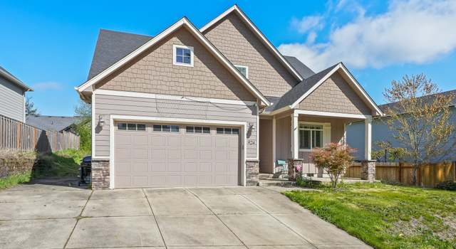 Photo of 924 Park St, Sweet Home, OR 97386