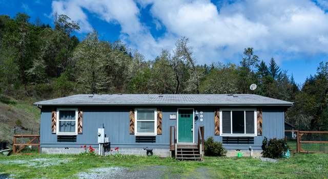Photo of 547 SW Fifth St, Canyonville, OR 97417