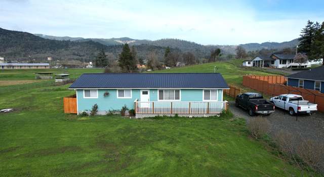 Photo of 616 E Fourth Ave, Riddle, OR 97469