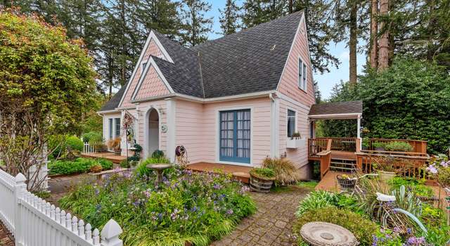 Photo of 891 E 1st St, Coquille, OR 97423
