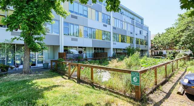 Photo of 900 NE 81st Ave #401, Portland, OR 97213