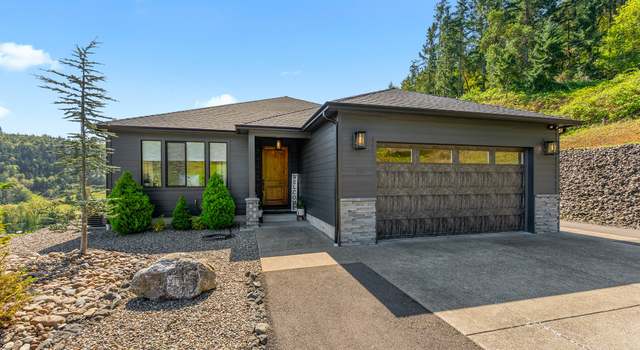 Photo of 305 Madera Ln, Roseburg, OR 97471