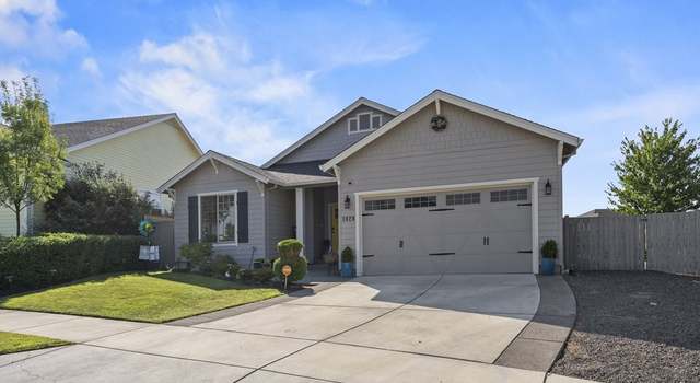 Photo of 3828 Sherwood Park Dr, Medford, OR 97504