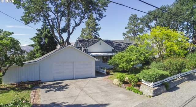 Photo of 1301 E 18th St, The Dalles, OR 97058