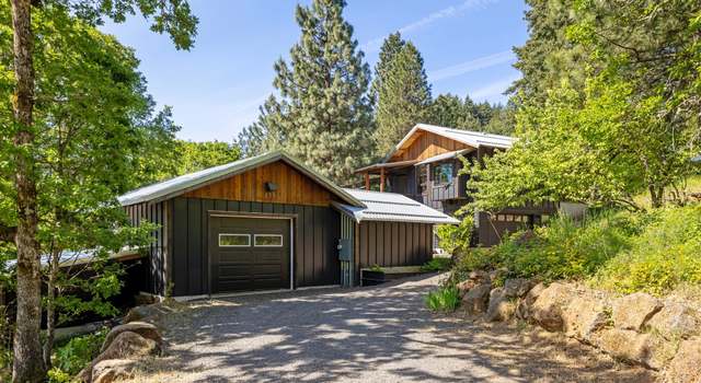 Property at 199 NW Cherry St, White Salmon, WA 98672, 2 beds, 2.5 baths