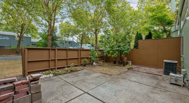 Photo of 1629 NW Rolling Hill Dr, Beaverton, OR 97006
