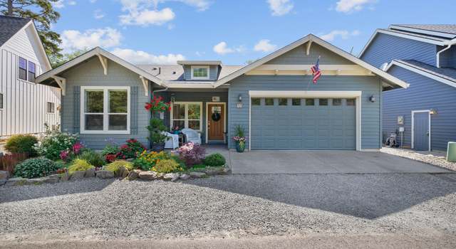 Photo of 325 N Juniper Ct, Rockaway Beach, OR 97136