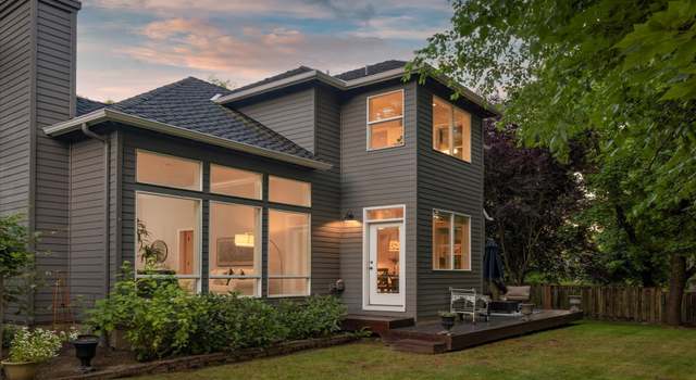 Photo of 4698 Winthrop Ct, Lake Oswego, OR 97035