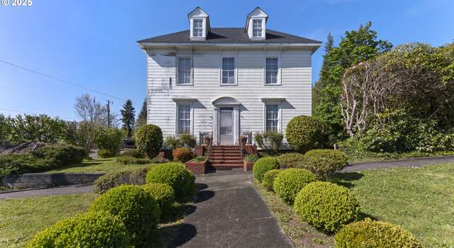 Photo of 812 E 2nd St, Coquille, OR 97423