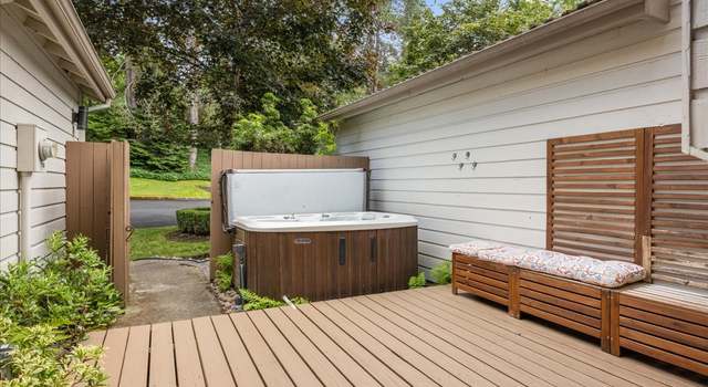 Photo of 430 SW 70th Ter, Portland, OR 97225