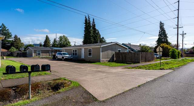 Photo of 950 S 10th St, Lebanon, OR 97355