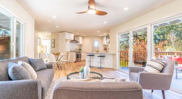 Photo of 2129 SW Dewitt St, Portland, OR 97239