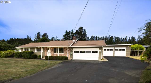Photo of 745 N 8th St, Lakeside, OR 97449