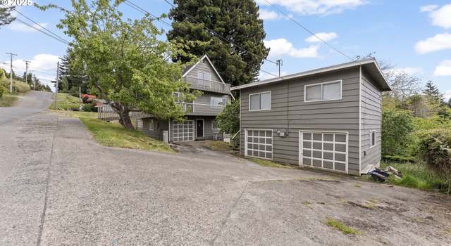 Photo of 976 E St, Coos Bay, OR 97420