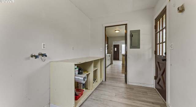 Photo of 976 E St, Coos Bay, OR 97420