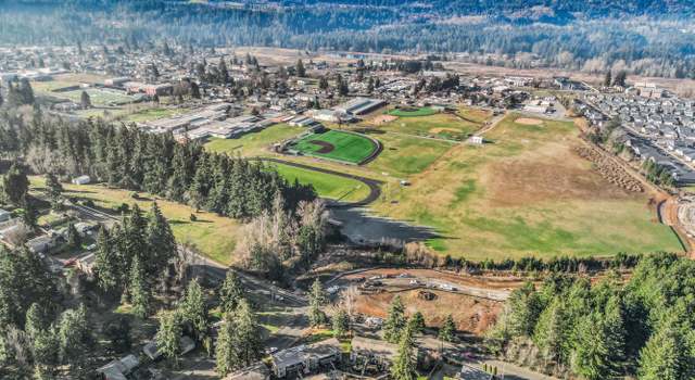 Photo of 950 NE Wheeler Cir, Estacada, OR 97023