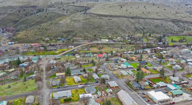 Photo of 307 Deschutes Ave, Maupin, OR 97037
