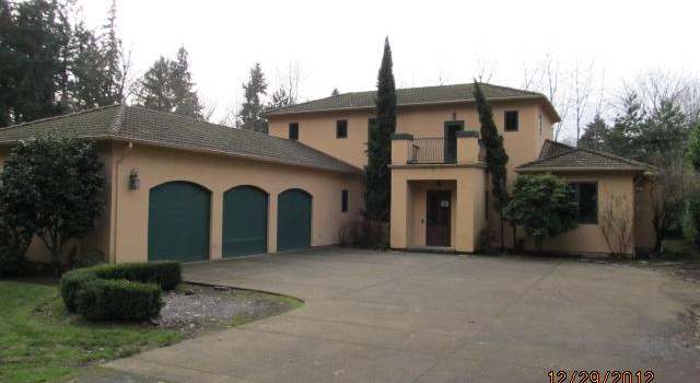 Photo of 18175 Pilkington Rd, Lake Oswego, OR 97035