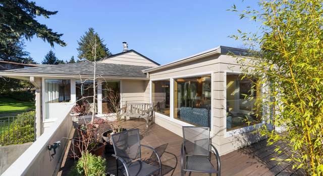 Photo of 1198 Winsor Ave, North Bend, OR 97459