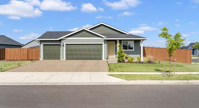 Property at 307 Cornwell St, Woodburn, OR 97071, 3 beds, 2 baths