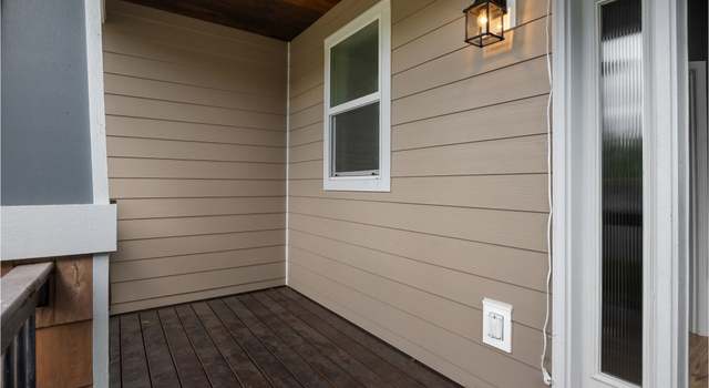 Photo of 38814 Cascadia Village Dr, Sandy, OR 97055