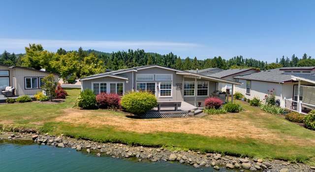 Photo of 104 Village Dr, Cottage Grove, OR 97424