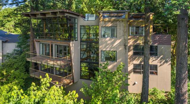 Photo of 4183 SW Greenleaf Dr, Portland, OR 97221